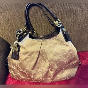 Coach EUC Vintage MIA Signature Outline Shoulder Bag! Shiny and elegant. 3 tags